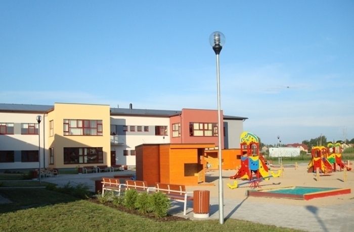 Deputāti ar pašvaldībām strīdas par bērnudārziem