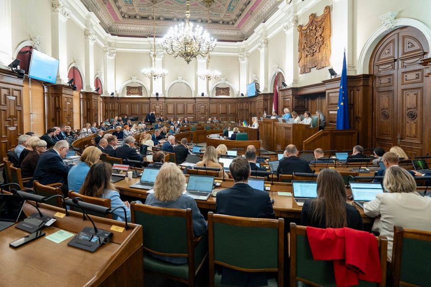 Deviņas dienas pirms vēlēšanām Saeimas balsojums signalizē atbalstu konservatīvām vērtībām