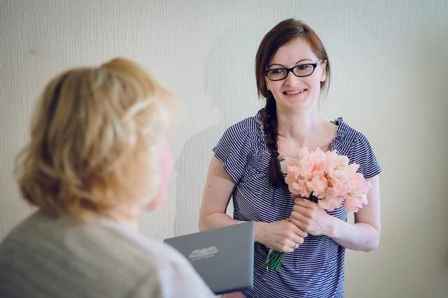 Divas Pierīgas iedzīvotājas Dziesmu svētku laikā kļūst par māmiņām