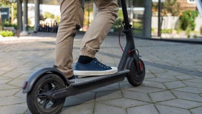 Attēls rakstam: Divatā uz skrejriteņa: Salaspilī policija soda nepilngadīgos