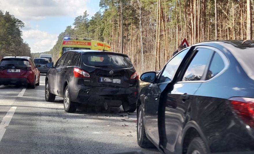 Divu automašīnu sadursmē Saulkrastu novadā cietuši trīs cilvēki