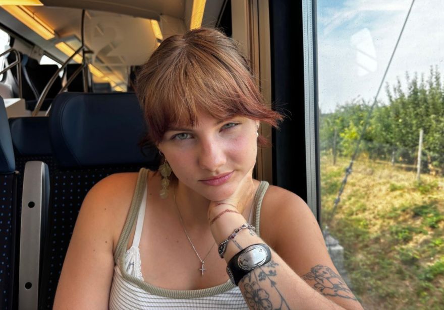 Dizains bez gatavām atbildēm: Marta Trumekalne no Ogres tehnikuma līdz Eindhovenas Dizaina akadēmijai
