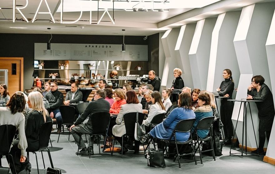 Domnīcā "S!nerģija" aktualizē jautājumu par jēgpilnu vides reklāmu Siguldas novadā