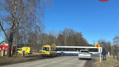 Attēls rakstam: Dreiliņos vieglās automašīnas un satiksmes autobusa sadursmē cietuši četri cilvēki