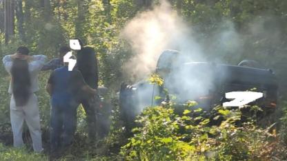 Attēls rakstam: Drifts, svešs auto un nekādu tiesību – Ulbrokā jauniešu brauciens beidzas uz jumta