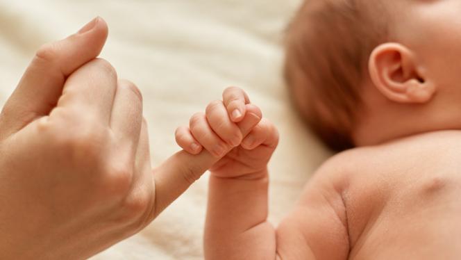Attēls rakstam: Dzimstība Latvijā turpina kristies - statistika atklāj satraucošu ainu