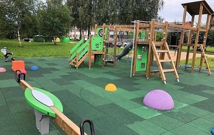 Ekspluatācijā nodoti bērnu laukumi Mālpilī un Sidgundā