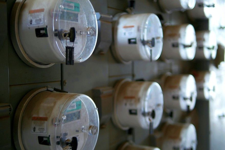 Elektroenerģijas sadales tarifs no jūlija varētu pieaugt vidēji par 32% (papildināta)