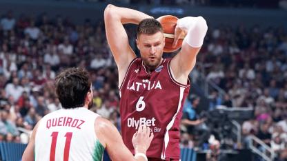 Attēls rakstam: “Es ļoti ceru, ka dēls…” Porziņģa mamma neslēpj pārdzīvojumus par basketbolista veselības problēmām