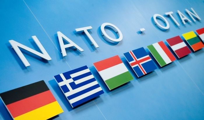 ES un NATO aicina Krieviju uzņemties atbildību par Malaizijas pasažieru lidmašīnas notriekšanu Austrumukrainā