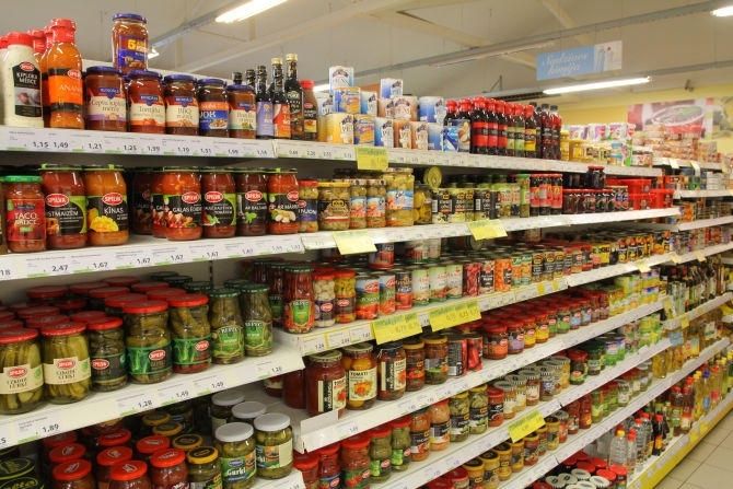 "Eurostat": Latvijā pārtikas un bezalkoholisko dzērienu cenas septītās zemākās Eiropas Savienībā