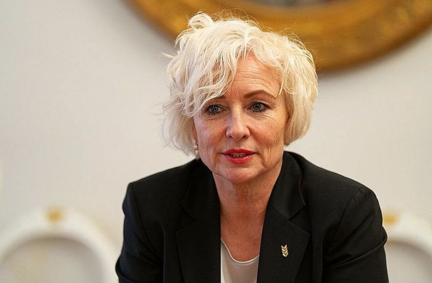 Februārī lielākās algas Saeimā bijušas Mieriņai, Grasbergam un Ņenaševai