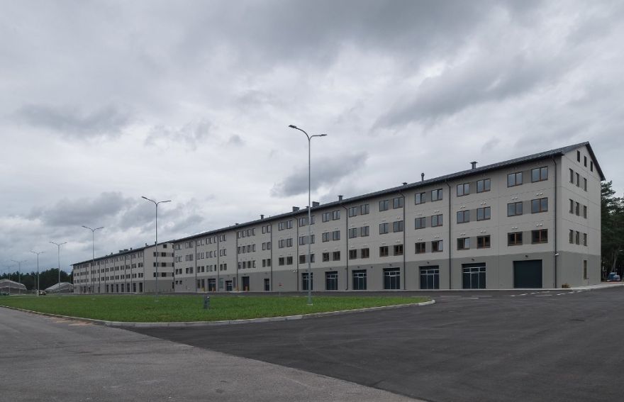 Foto: Ādažu bāzē atklātas jaunuzceltās kazarmas