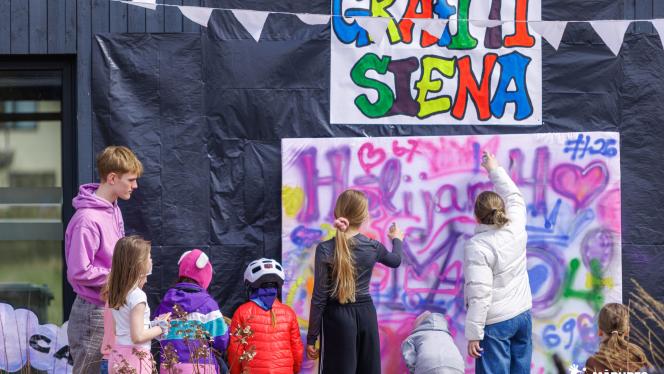 Attēls rakstam: Foto: Ar sportu, radošumu un mūziku nosvinēta jauniešu centra "Hēlijs" dzimšanas diena