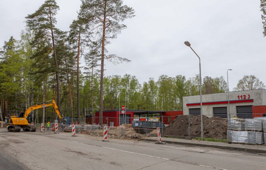 FOTO: Atbalsts operatīvajiem dienestiem: Jūrmalā būvē katastrofu pārvaldības centrus