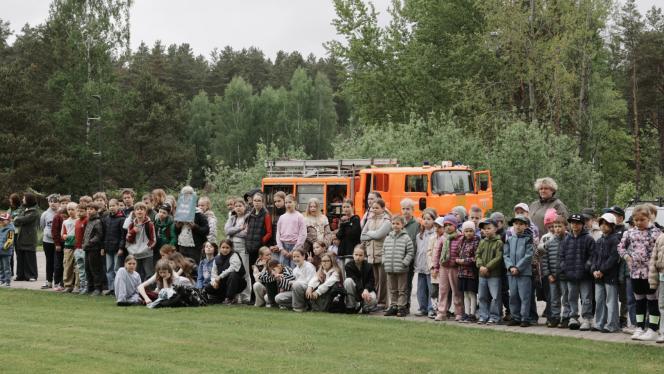 Attēls rakstam: FOTO: Auto apgāšanās simulācija, ugunsdzēsēju tehnika un kinologi – Berģu skolā aizvadīta iespaidīga Drošības diena
