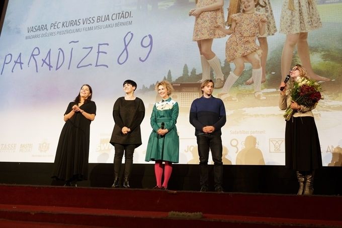 Foto: Filmas "Paradīze 89" pirmizrāde pulcē sabiedrībā populārus cilvēkus