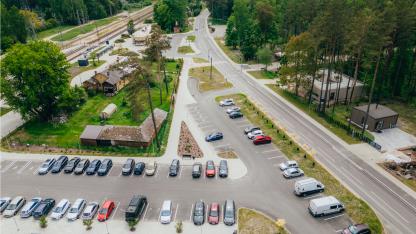 Attēls rakstam: FOTO: Gandrīz gatavs jaunais mobilitātes punkts pie Saulkrastu stacijas; kā risinās problēmu Smilšu ielā?