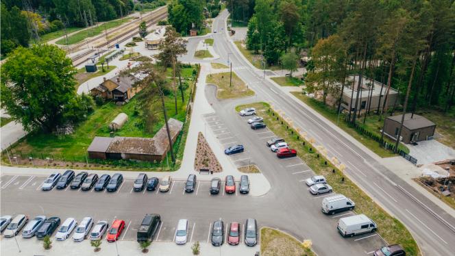 Attēls rakstam: FOTO: Gandrīz gatavs jaunais mobilitātes punkts pie Saulkrastu stacijas; kā risinās problēmu Smilšu ielā?