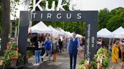 Attēls rakstam: FOTO: Ieskaties, kādi labumi un izklaides šodien sarūpētas Carnikavas KuKU tirgū!