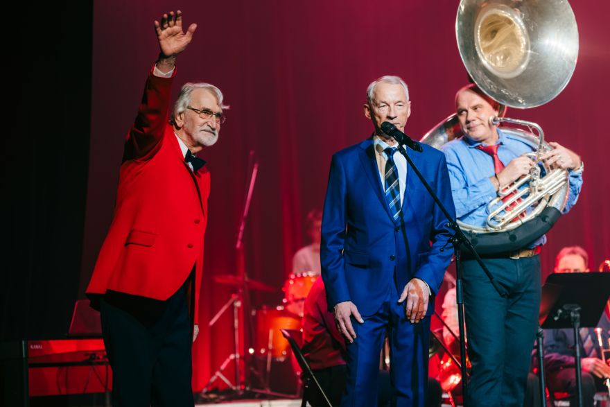 FOTO: Jāņa Raslava jubileja Siguldā pulcē mūziķus un klausītājus