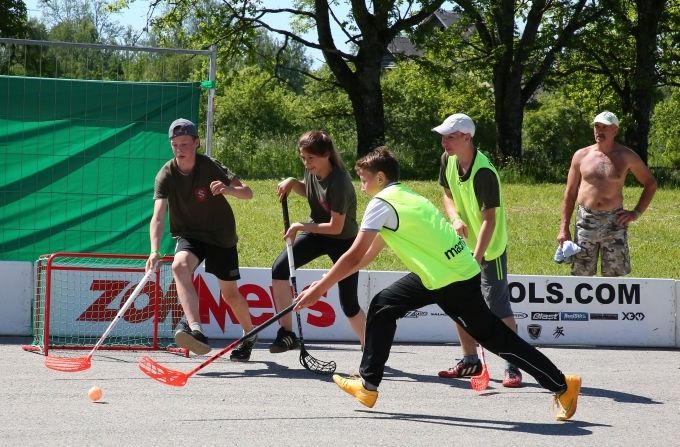 FOTO: Jaunsargi Mālpilī sporto un gaida ciemos Valsts prezidentu