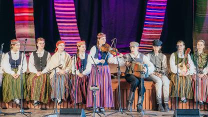 Attēls rakstam: FOTO: Kāds prieks viņu sejās! Saulkrastos aizvadīti Bērnu un jauniešu folkloras svētki "Pulkā eimu, pulkā teku"