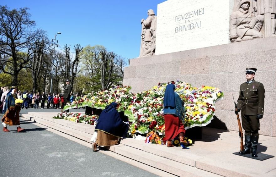 Foto: Latvijā svin Neatkarības atjaunošanas gadadienu