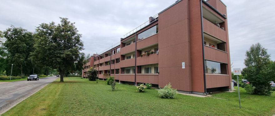 FOTO: Latvijas sakoptākais daudzdzīvokļu mājas pagalms atrodas Siguldā - tur tiešām izskatās lieliski!