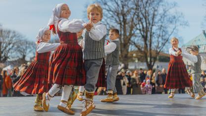 Attēls rakstam: Foto: Lieldienas Jūrmalā aizvadītas krāsaini, ģimeniski un tradīcijām bagāti