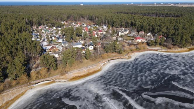 Attēls rakstam: Foto: Lielupe pie Druvciema vēl klāta ar biezu ledus kārtu