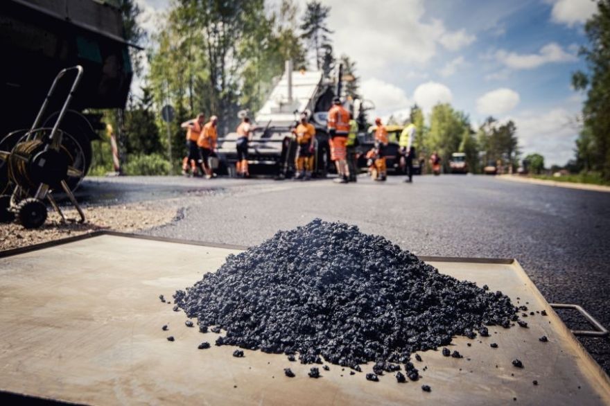 Foto: LVC Ceļu laboratorijas speciālistu darbs Sēnītes posmā un pie Siguldas