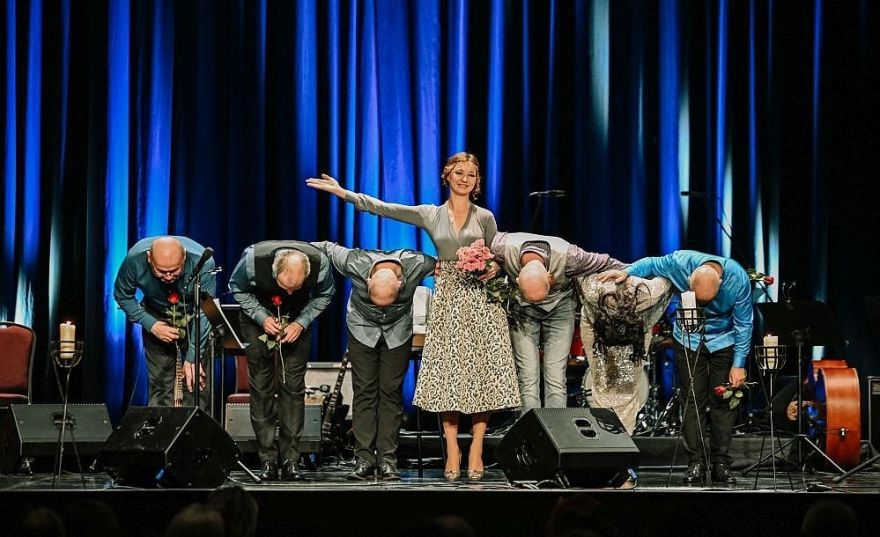 Foto: Marija Naumova Ziemassvētku koncertā "Gavilējiet zvaigznes" Siguldā
