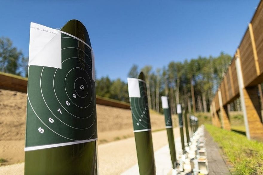 Foto: Militārajā bāzē "Ceri" Mārupes novadā atklāts jauns un moderns šautuvju komplekss