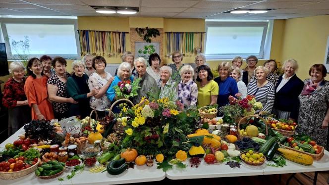 Attēls rakstam: FOTO: No sēkliņas līdz ražai, no ražas – līdz dalīšanās priekam. Olaines senioru rudens pieredze