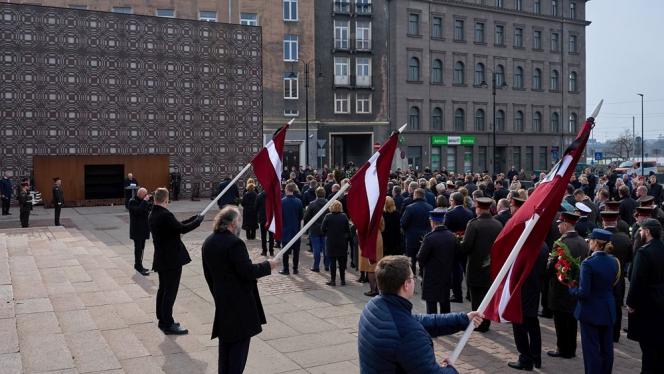 Attēls rakstam: Foto: Piemin komunistiskā genocīda upurus