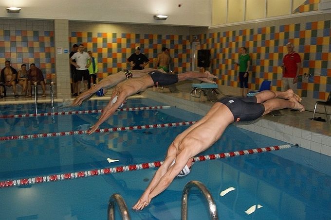 FOTO: Pierīgas novadu sacensībās pārliecinoši uzvarējuši Stopiņu peldētāji
