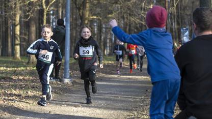 Attēls rakstam: Foto: Pirmais pavasara kross Jaunmārupē pulcē dalībnieku rekordskaitu