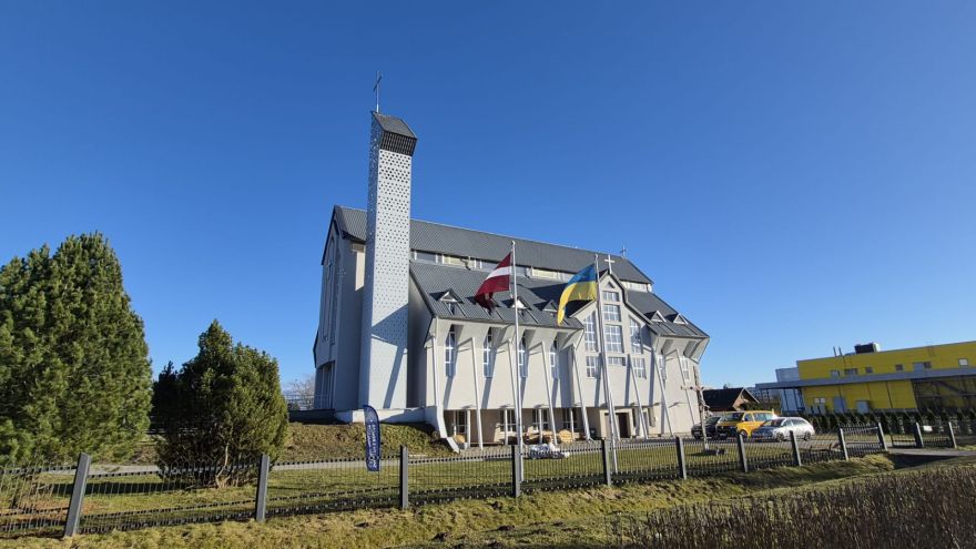 FOTO: Salaspils baznīca atdzimst. Katoļu draudze noslēdz 30 gadu darbu