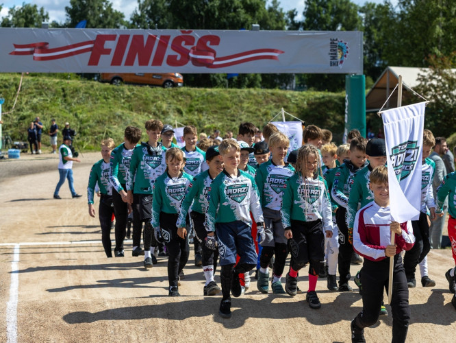 FOTO: Mārupē noskaidroti BMX Latvijas čempioni