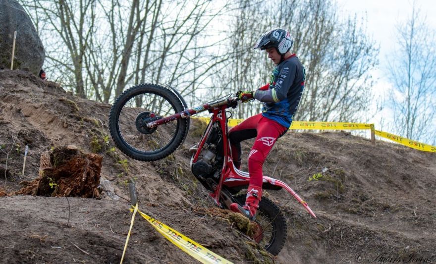 Foto: Sauriešu karjerā atklāta Latvijas motoriāla sezona