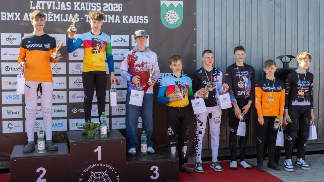 Attēls rakstam: Foto: Sezona atklāta: Ādažu un Mārupes BMX braucēji sāk krāt godalgas