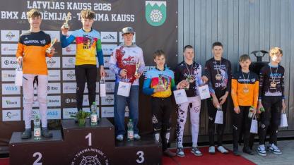 Attēls rakstam: Foto: Sezona atklāta: Ādažu un Mārupes BMX braucēji sāk krāt godalgas