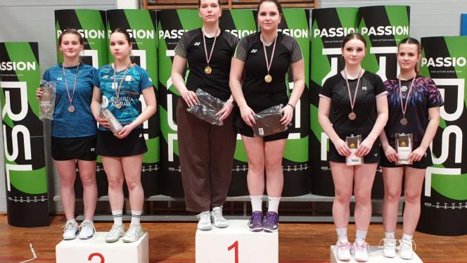 Attēls rakstam: Foto: Siguldiešiem bagāta godalgu raža Latvijas čempionātā badmintonā jauniešiem