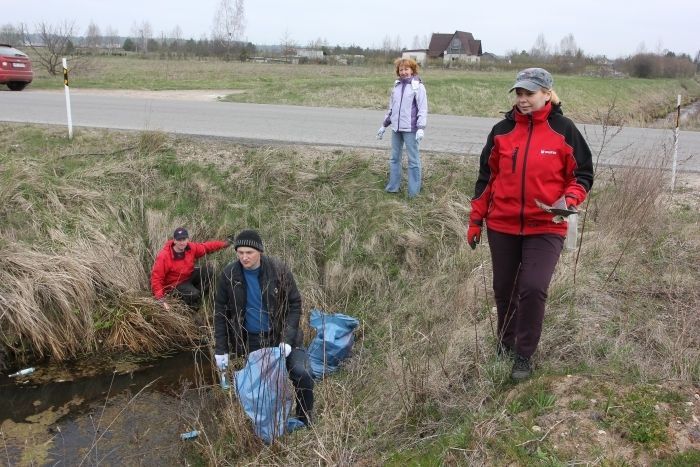 FOTO: Talkas Pierīgā – no atkritumu vākšanas līdz strēlnieku piemiņas vietu sakopšanai