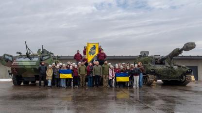 Attēls rakstam: Foto: Ukrainas karavīru bērni viesojas Militārajā bāzē Ādaži