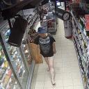 Attēls rakstam: FOTO: Uzbrūk cilvēkiem Jūrmalas veikalā. Policija aicina atsaukties cietušos