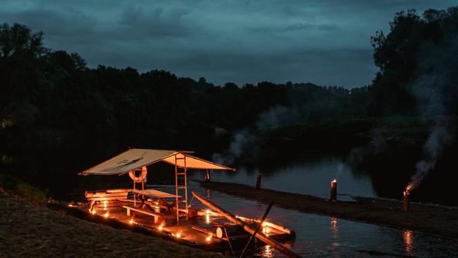 Attēls rakstam: FOTO: Vakars pie Gaujas atgādina par plostnieku laikiem