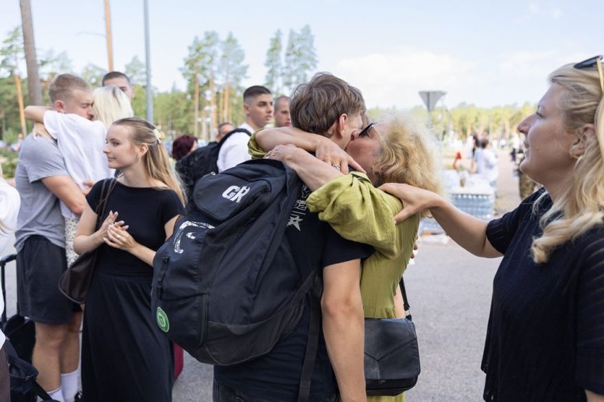 FOTO, VIDEO: 1277 sargi Latvijai – Ādažos uzvirmo emocijas