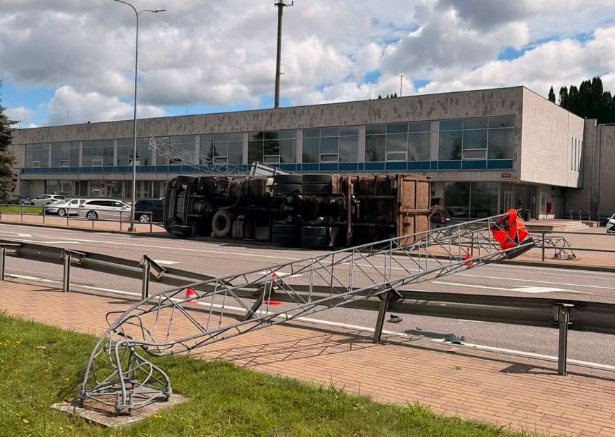 FOTO: "Viņš tagad tādā stresā." Aizmāršība rezultējas ar posta darbiem pie Rīgas HES